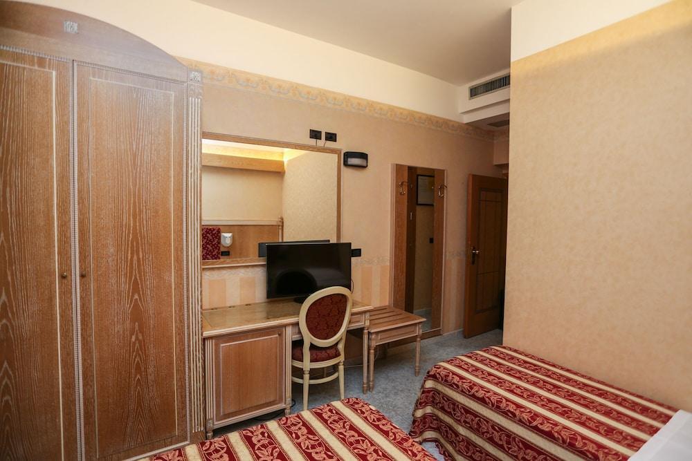 Hotel Gallia Palace Rimini Exterior photo